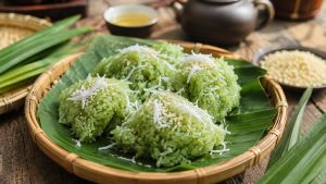 Pandan-flavored sticky rice cooked with fragrant pandan leaves